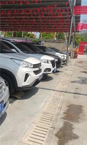 买二手车，车龄选新还是旧？怎么选最划算？
在选购二手车时，很多人常常纠结一个问题