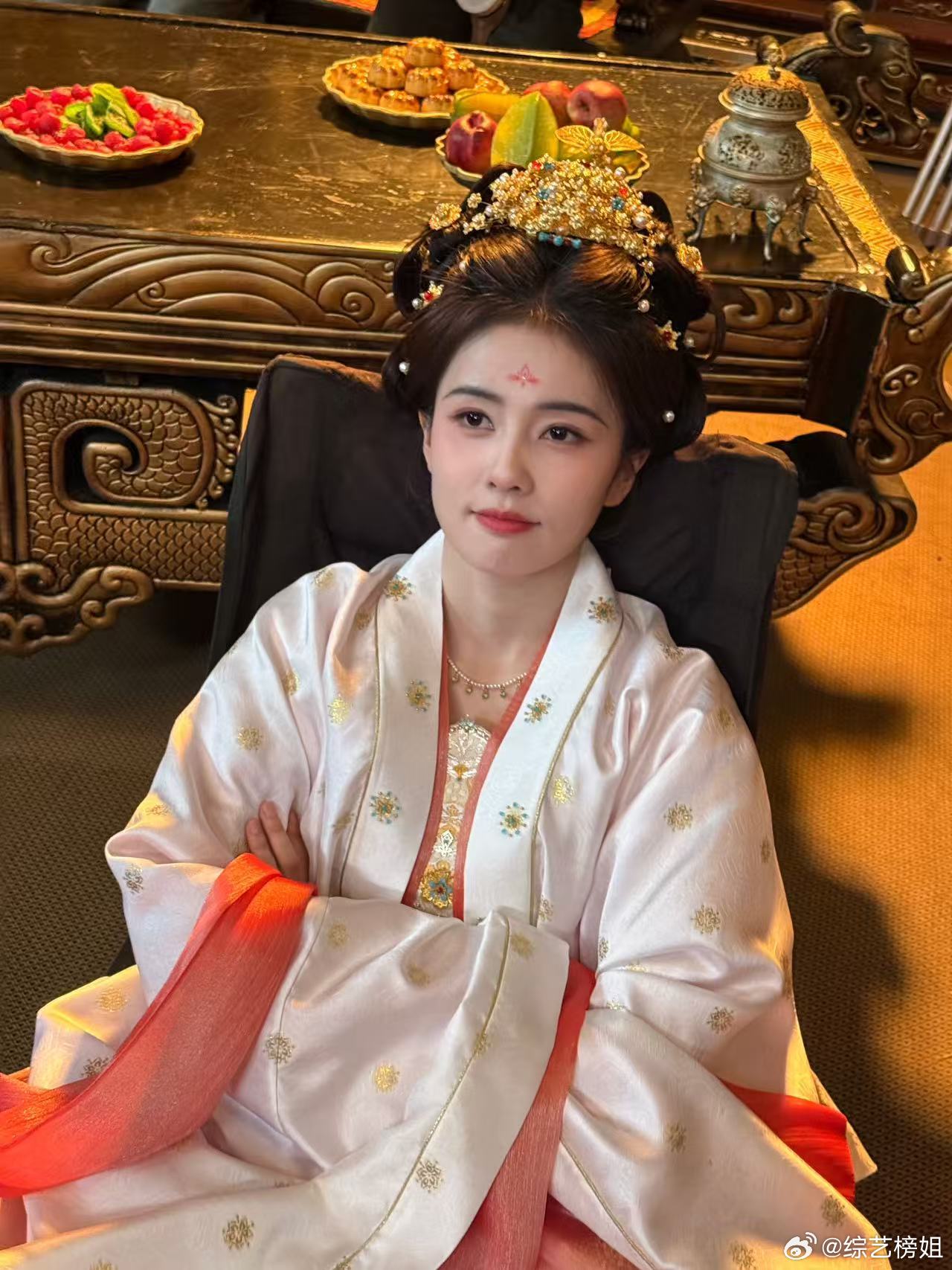 白鹿萌萌小粉团子白鹿萌萌小粉团子~太可爱啦！ 