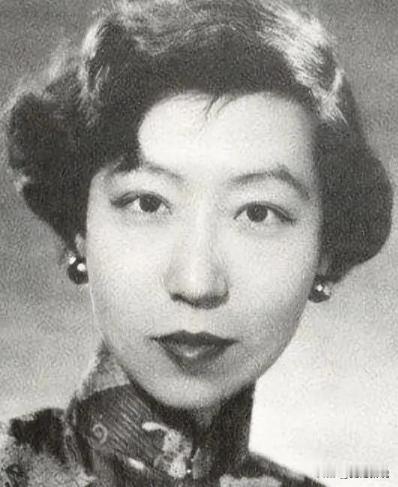 1995年，74岁张爱玲在美国孤零零地去世，直到四天后才被发现。她的尸体上什么也