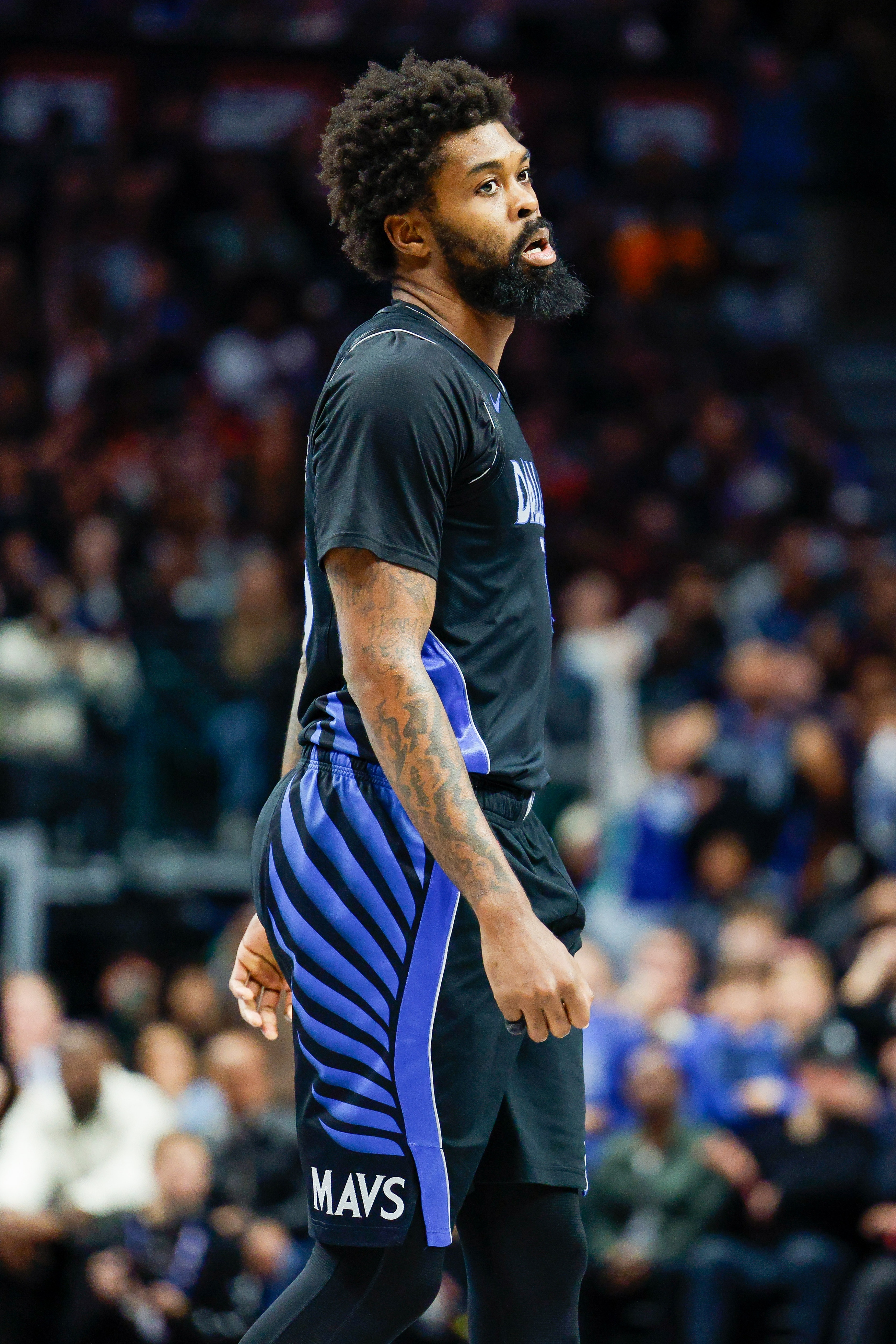 铁子……独行侠107-111不敌火箭。本场马绍尔手感冰冷，虽然他最后时刻曾帮助球