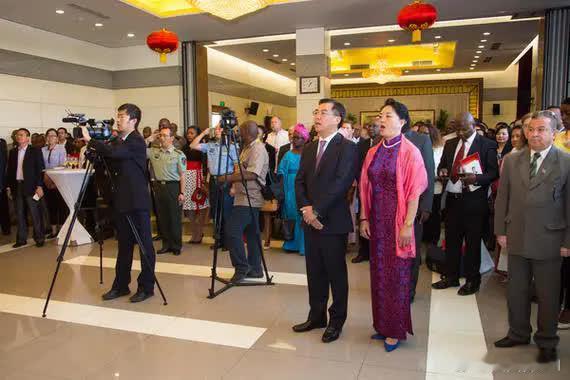 普京对格陵兰问题表态了，非常高明，他说：“顺便说一句，丹麦一直把格陵兰当殖民地对