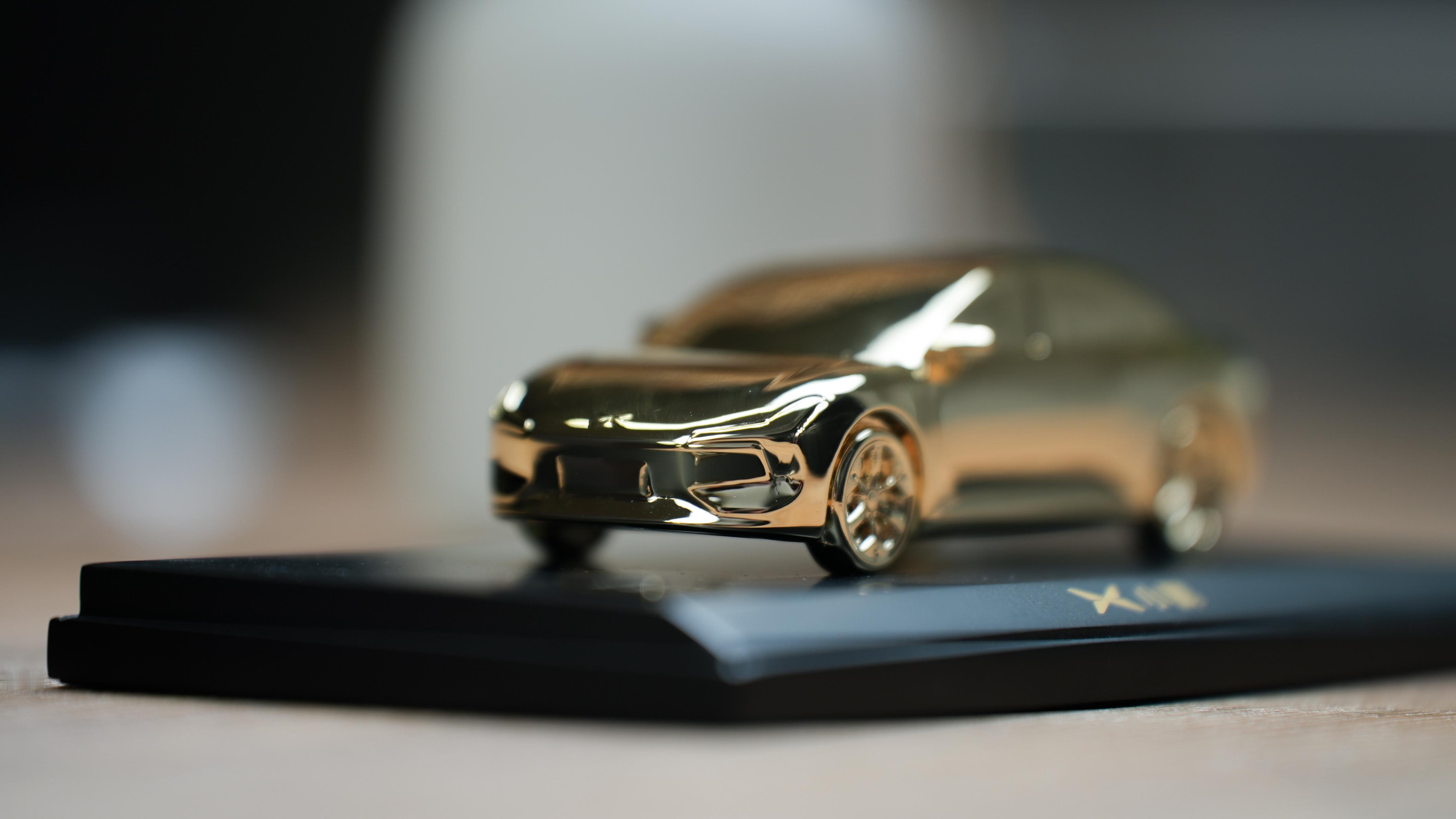 小鹏MONA M03交付已经超20万台了，还给咱车主安排了黄金车模，作为首批用户