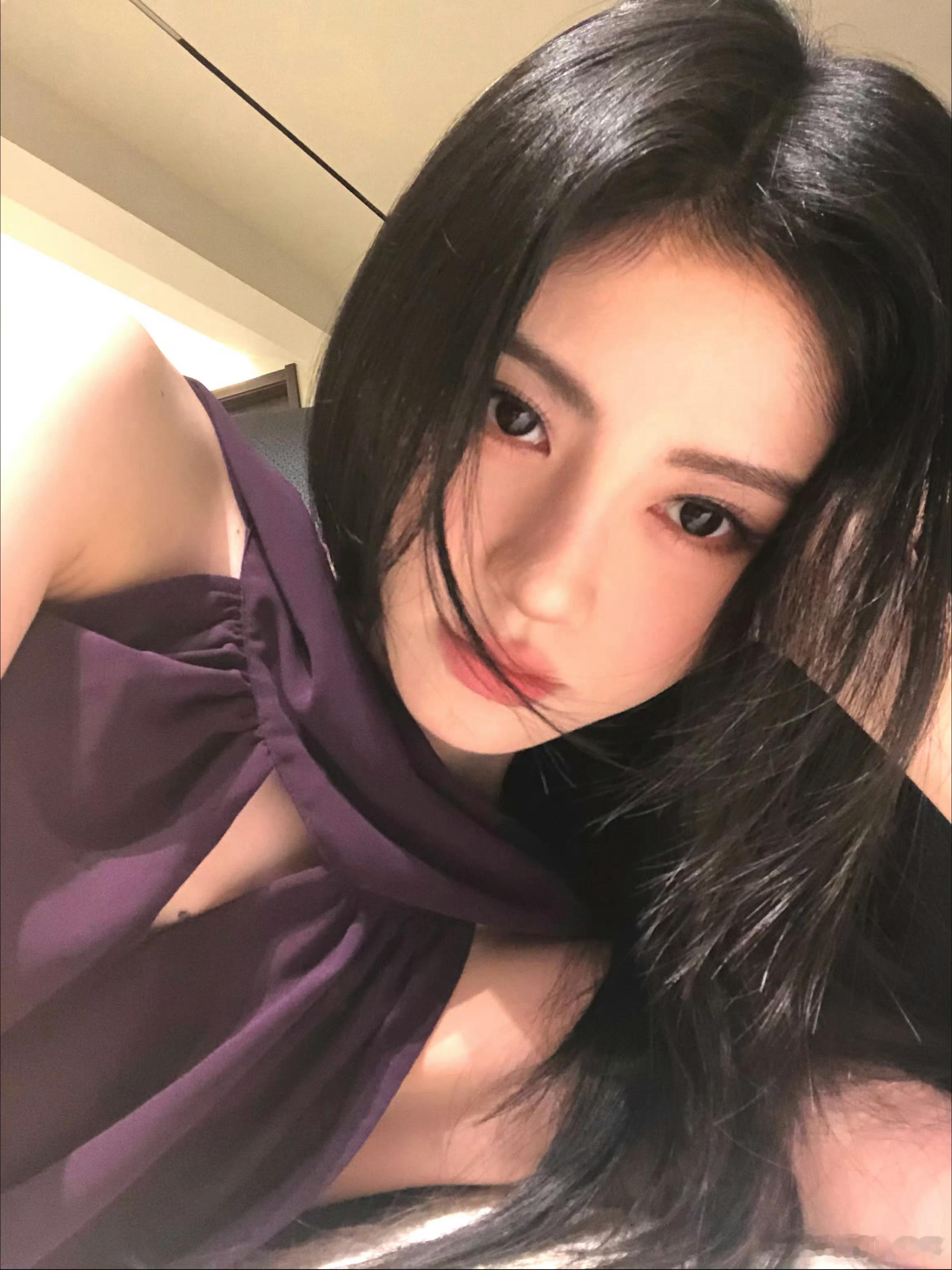 jjy鞠婧祎 jjy鞠婧祎苏绿夏 在发什么呆ᐞ･֊･ᐞฅ
