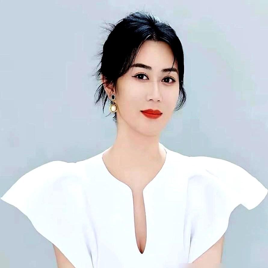 能让你闭嘴的，从来不是黑粉。

中国歌剧舞剧院的孙媛，直播六年，靠着专业实力和跟