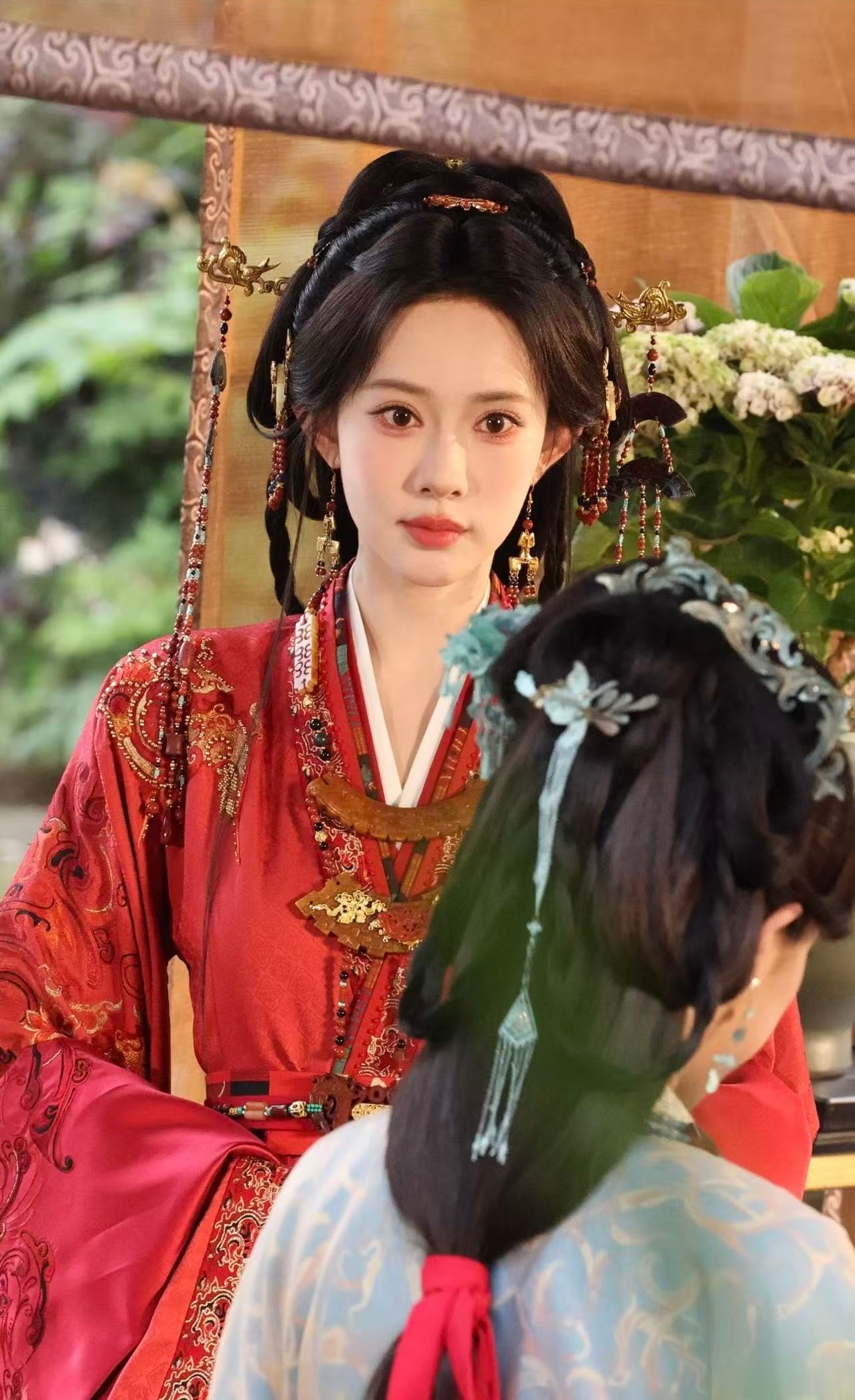 我的妈呀。看见这一张美脸，感觉此生无憾了呀，一天的坏心情都被驱散了呀。。。 