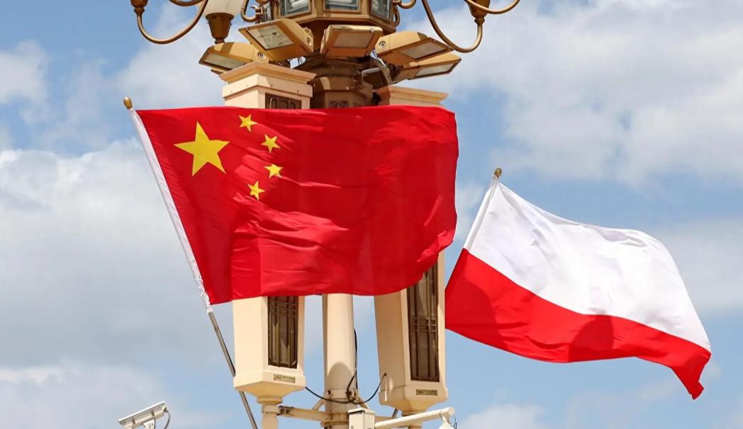 波兰这是准备跟中国撕破脸？波兰外交部国务秘书巴尔托谢夫斯基近日接受菲律宾媒体采访