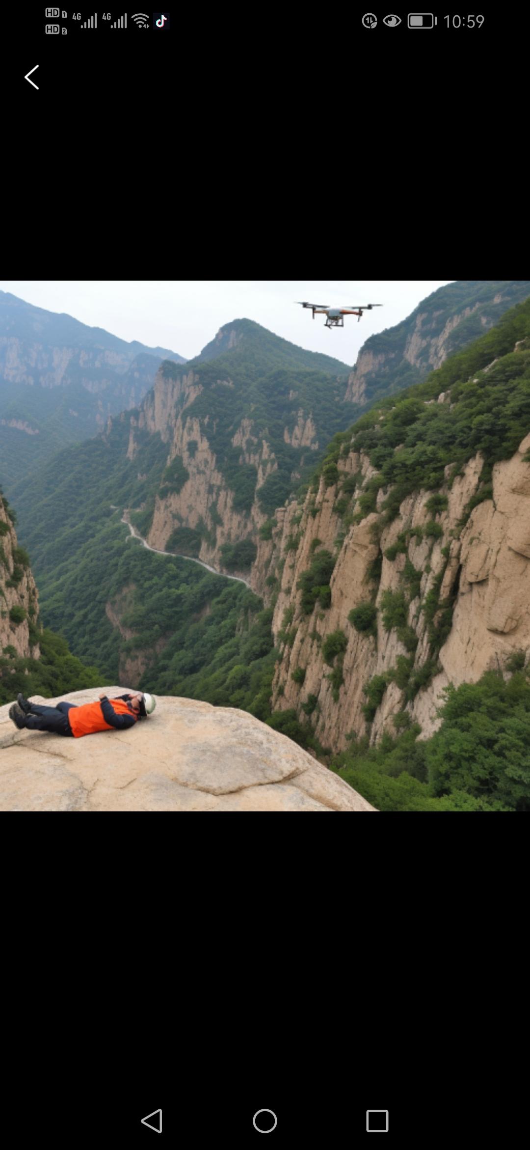 70后网红博主在挑战极限攀登时坠崖身亡，临死前仍在分享冒险视频，引发广泛关注。