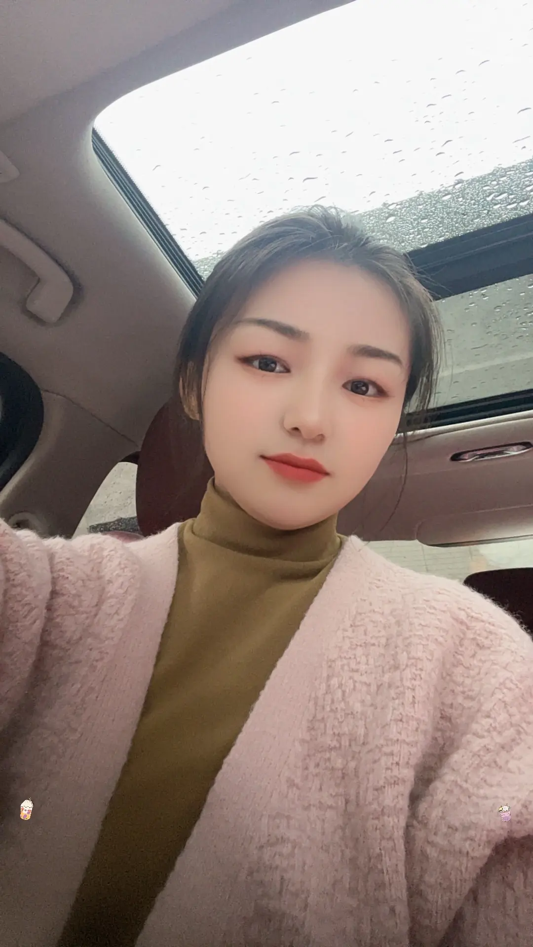 一定要靠近，能为你蓄水添茶的人，计较里泡不出好茶，争吵里品不出雅致，内...