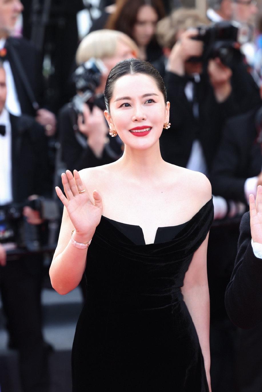要说奖运比较差的女演员，海清绝对算一个。早年一众家庭媳妇剧，演技早已炉火纯青。而