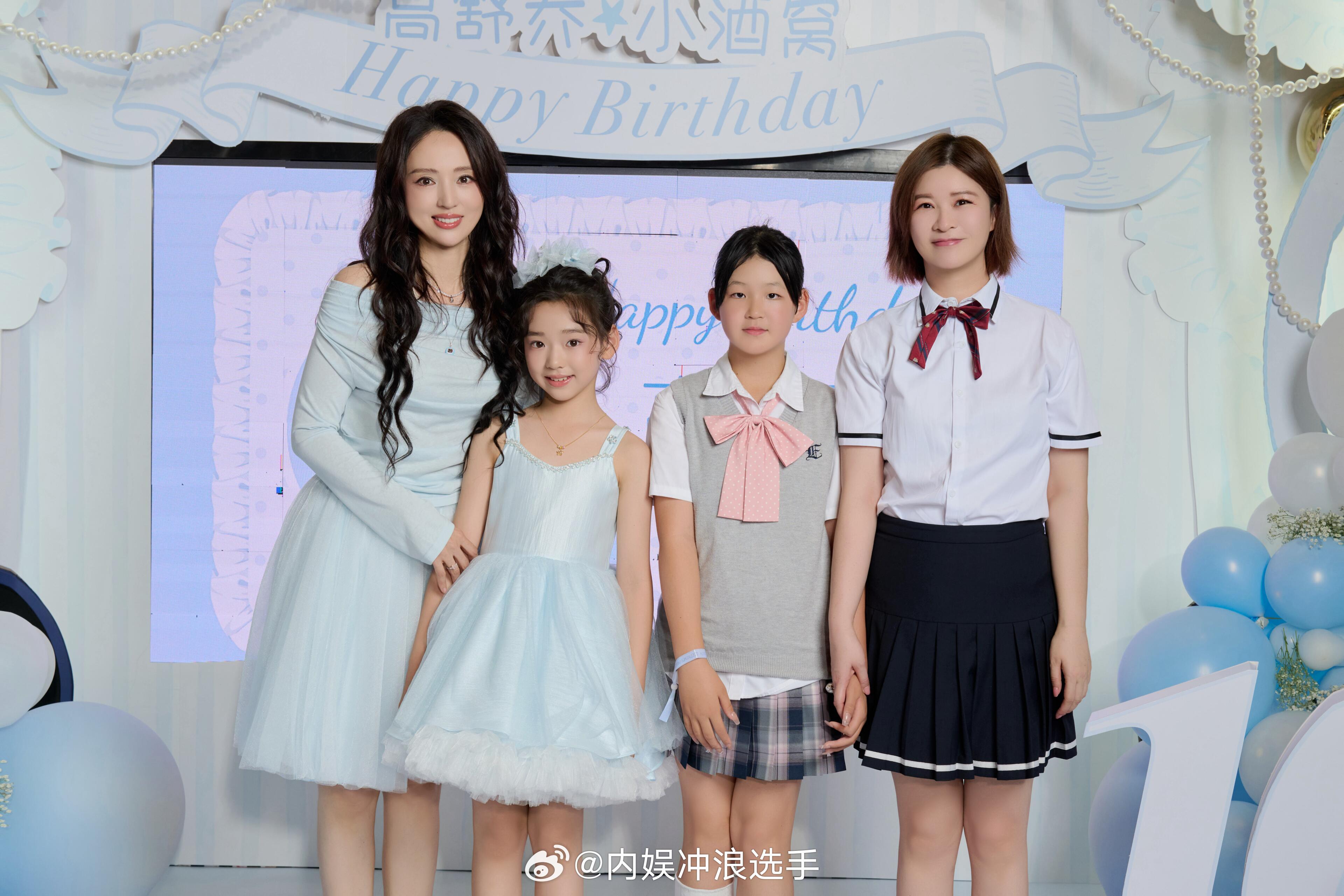 杜华带女儿现身小酒窝生日会杜华女儿与甜馨小酒窝同框 杜华带女儿现身小酒窝生日会，