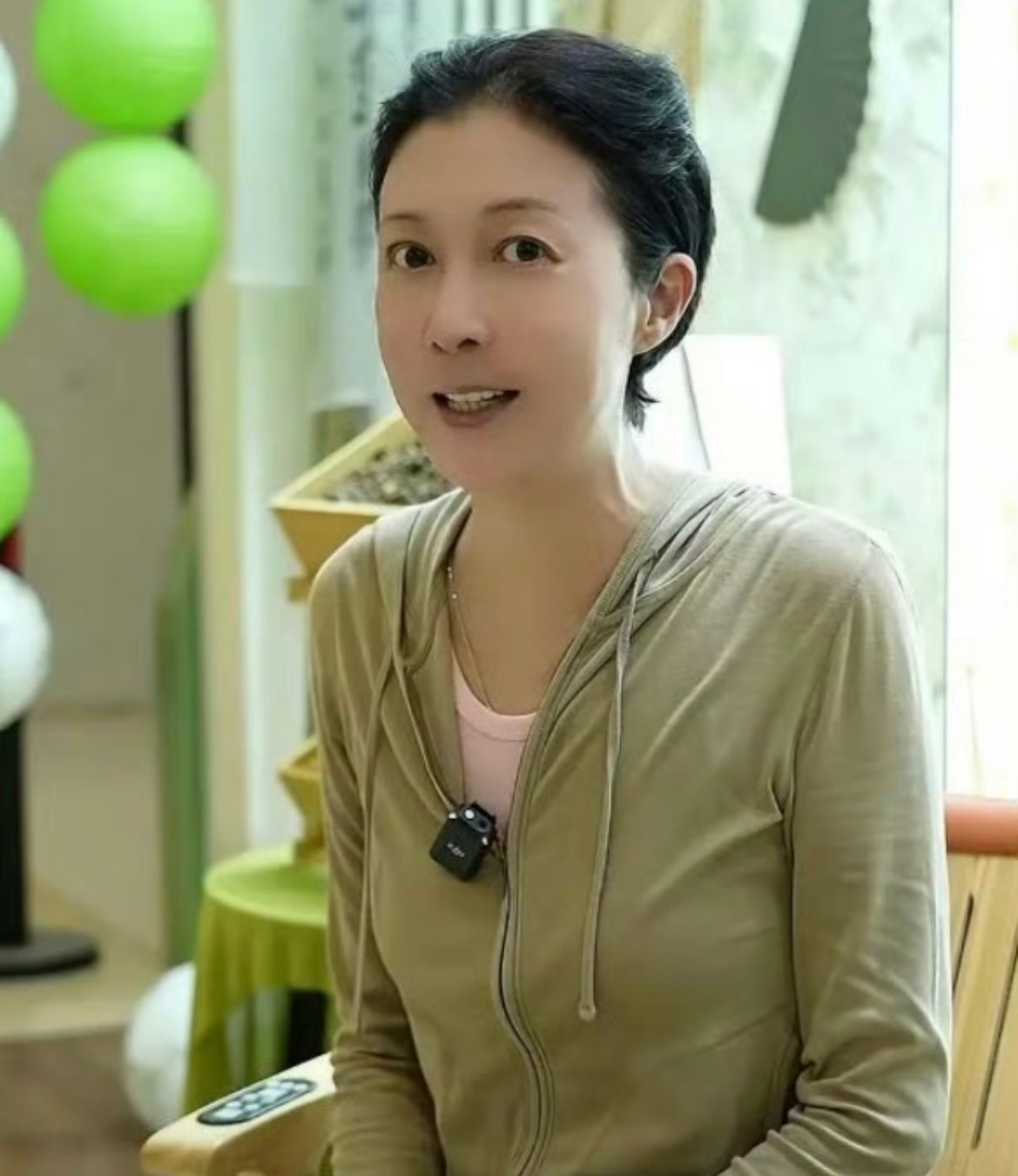 吴绮莉公开成龙拒认吴卓林原因说白了就是不负责任的两个人，吴当时为了赌气非要生下孩