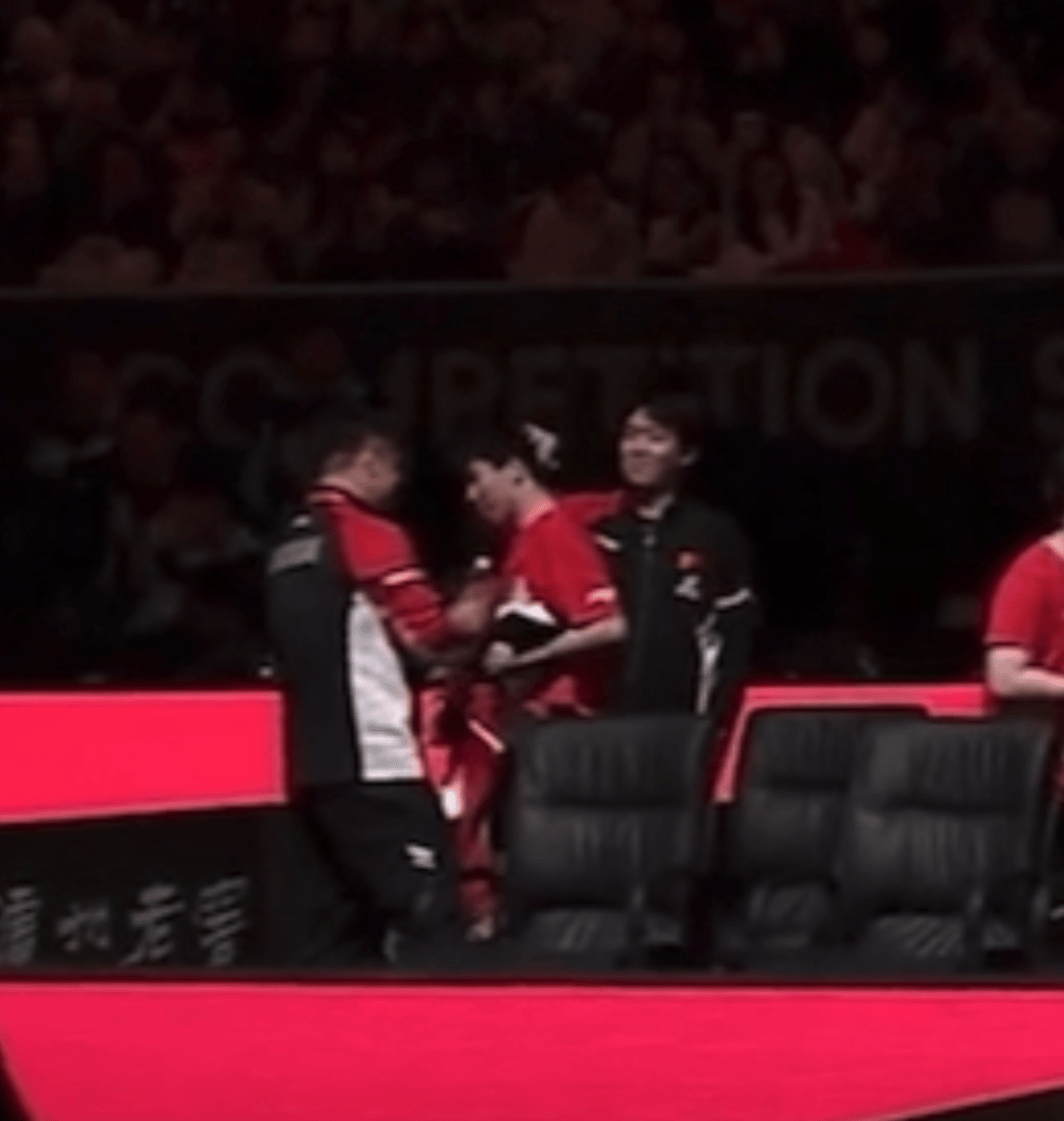 哎哟 我们小王啊 真的好好啊摸摸脑袋🥹 