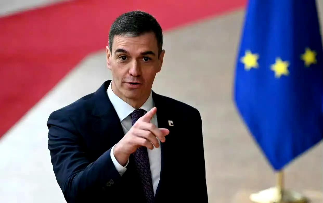 西班牙首相桑切斯表态反对美国攻击伊朗。
桑切斯说，西班牙反对像伊朗那样可憎的政权