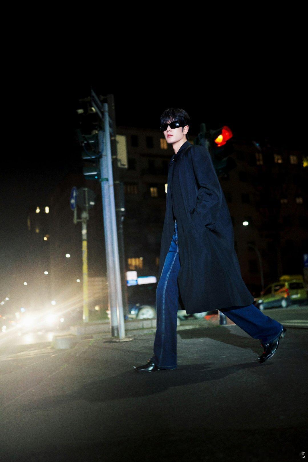 肖战米兰时装周Gucci大秀造型出图！！！冷脸萌就这样被肖战展现出来了 