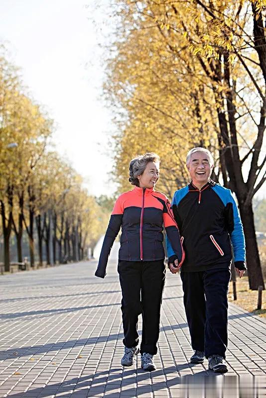 对于老年人来说，好的生活习惯真的非常非常重要。
五一放假回了一趟老家，看望了大爷