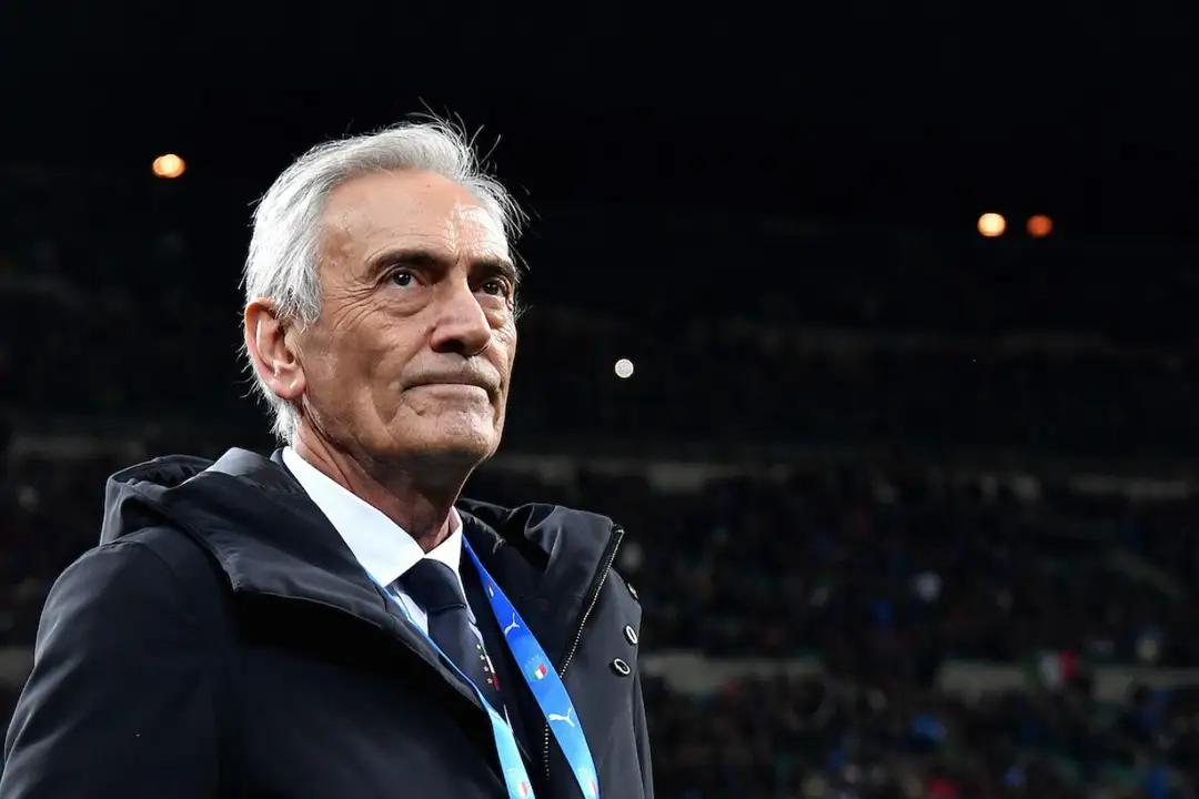 【顶不住了，意大利足协主席被迫辞职】格拉维纳就是在全网骂声、政府施压、足协内部逼