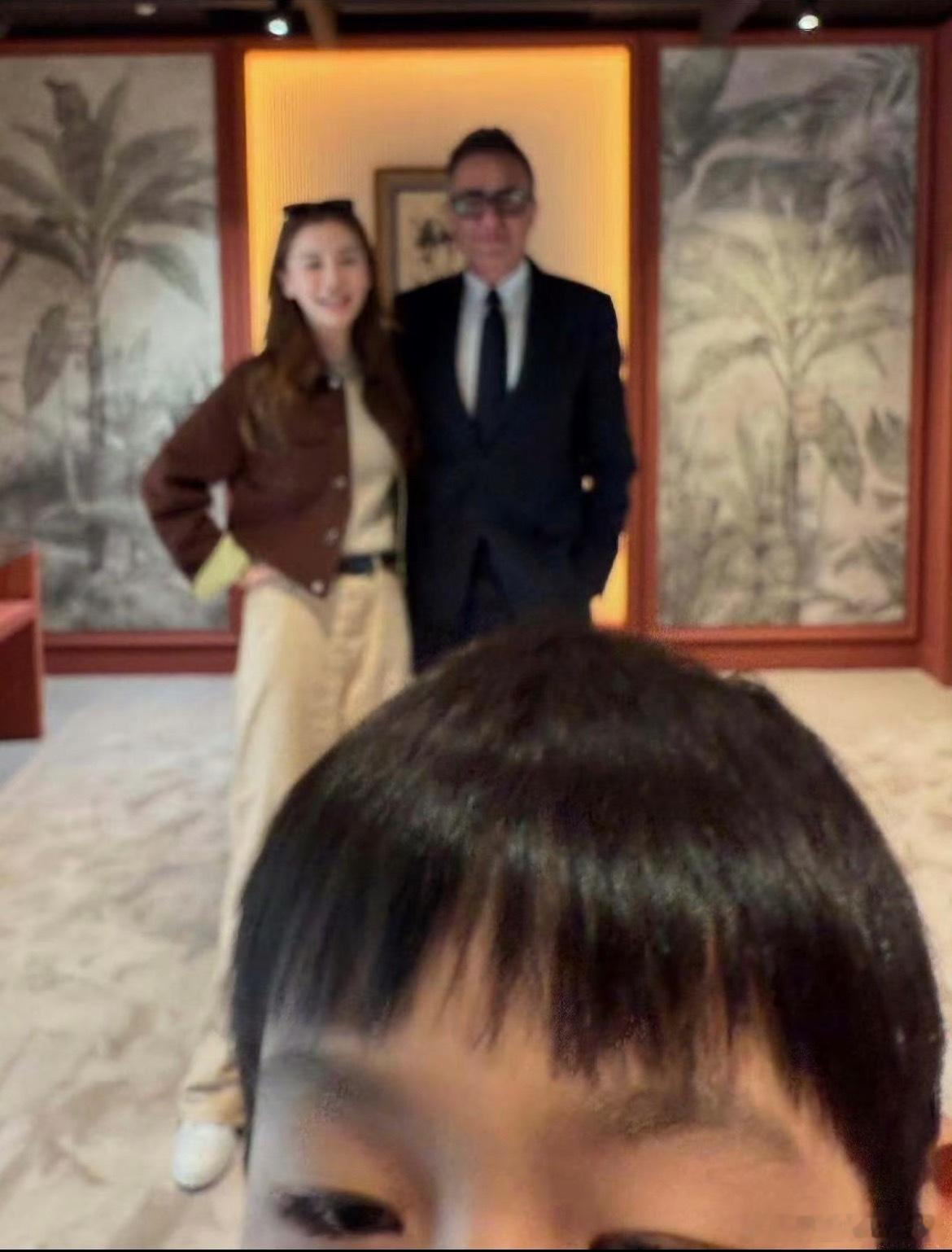 小海绵一出生就是顶流待遇baby真的是一个很好很好很好的妈妈！！！在她眼里我看到