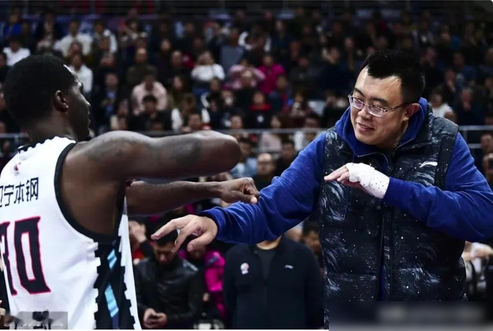 辽宁男篮的韧劲从来都是刻在骨子里的！半决赛对阵常规赛冠军广厦，核心张镇麟、韩德君