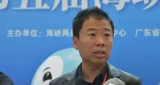 台湾青年联合会理事长何溢诚坦言，一旦大陆启动统一行动，不用解放军登陆，火箭军、远