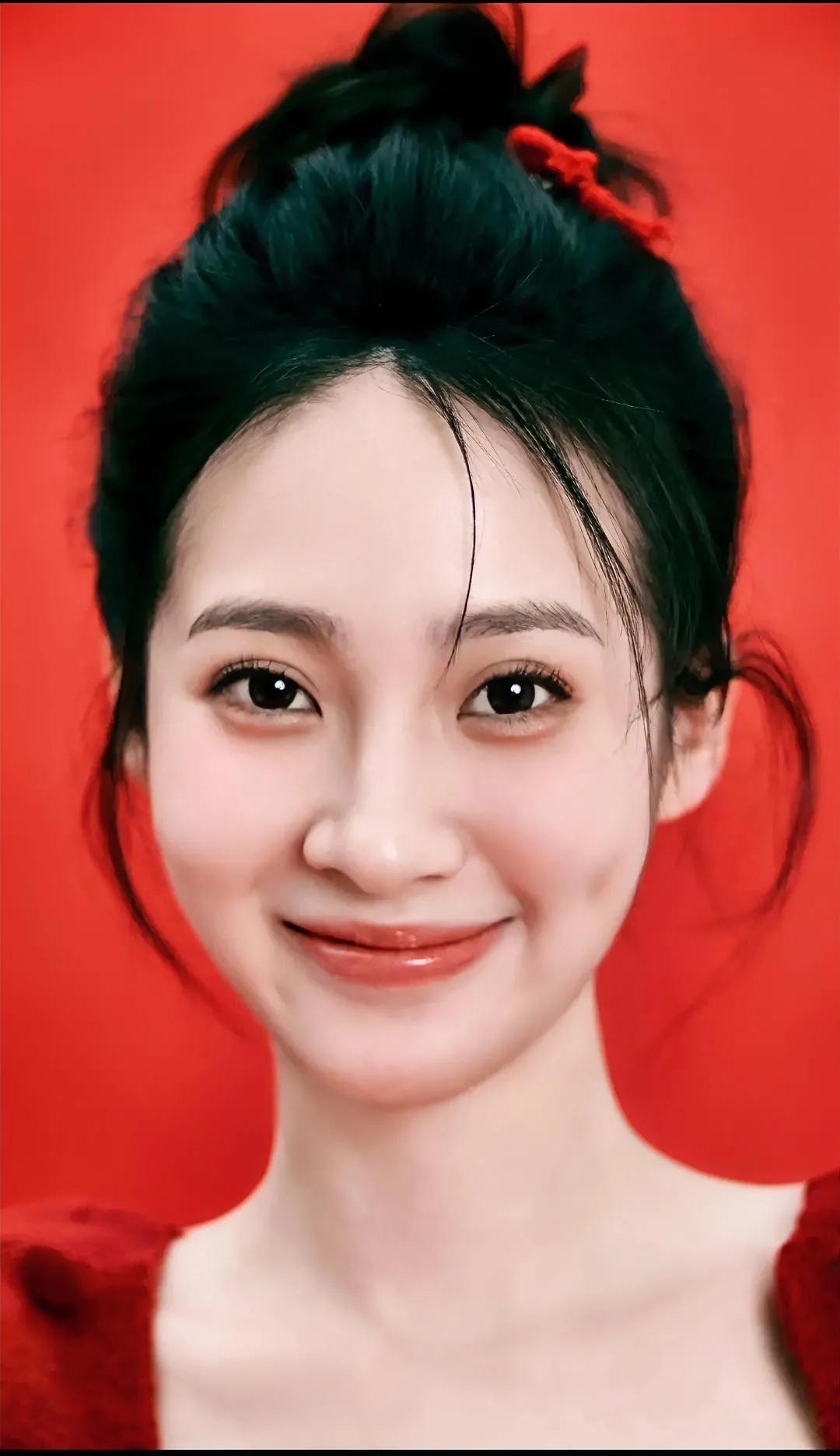 甜美少女心，红衣飘飘，笑容动人！灵动女神美如画 绝美倩影大放送 甜美绝美