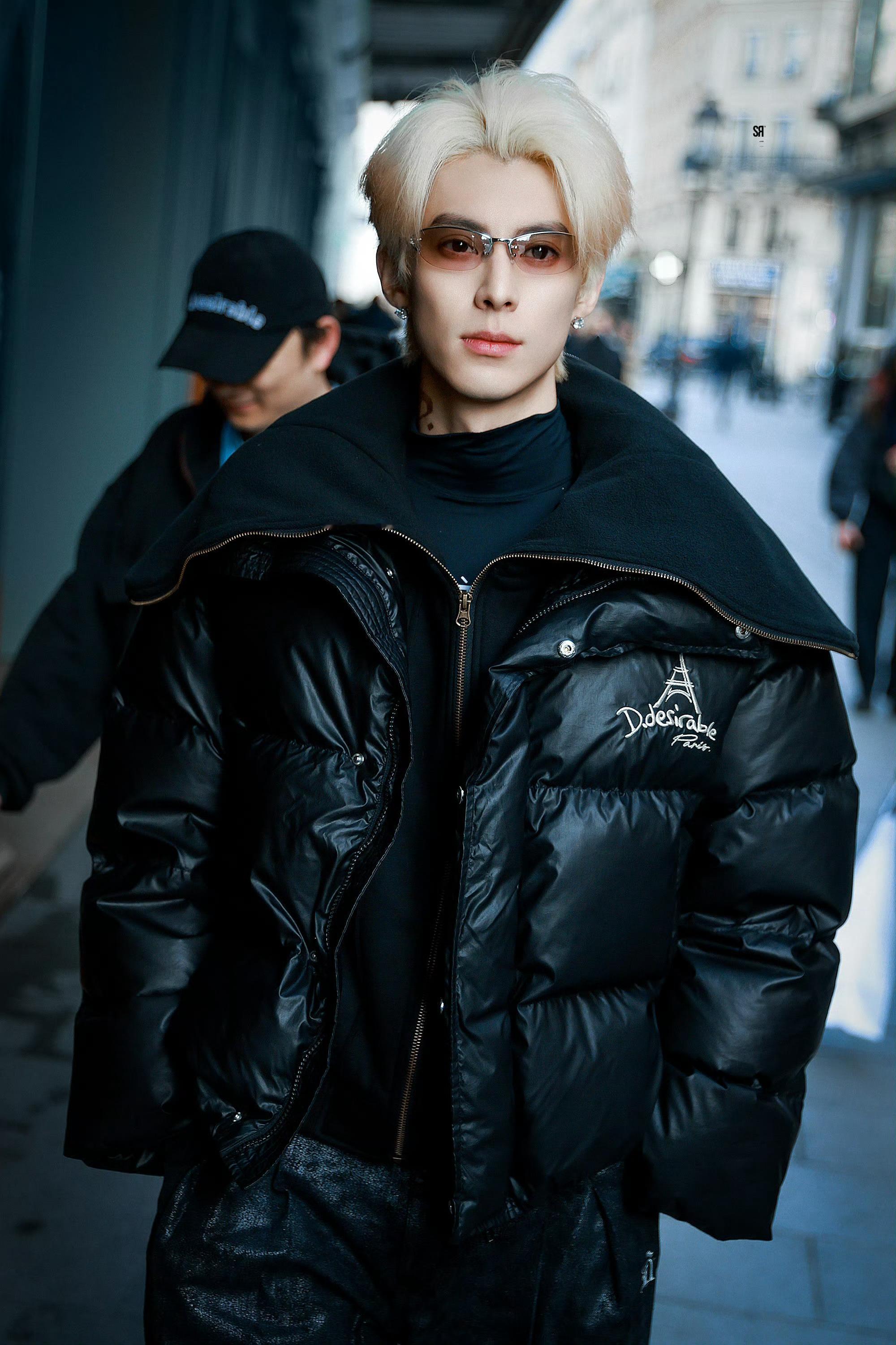 王鹤棣巴黎时装周上班啦！金发美男闪耀巴黎 