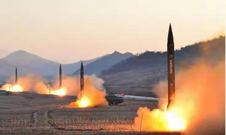 伊朗疯了？敢先动手打美以，1.3万枚导弹真能翻盘？