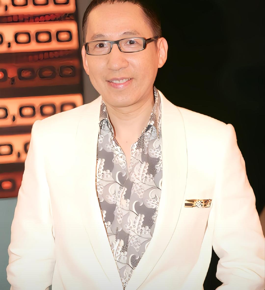 杨受成荣升曾外祖父四代同堂，32岁外孙生女，张坚庭晒孙女甜笑照
娱乐