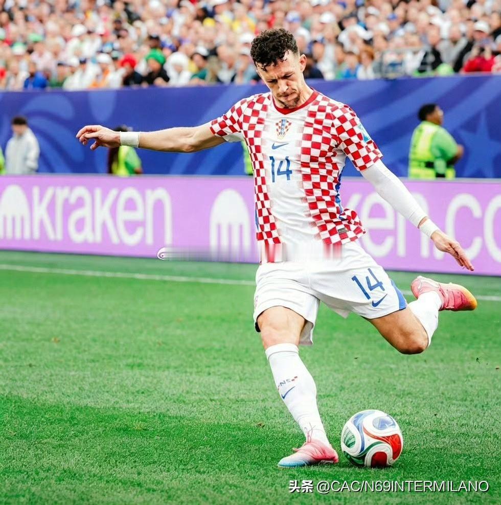 不止莫德里奇
佩里西奇同样以传奇之名书写属于自己的历史🇭🇷
他不只是历史的参