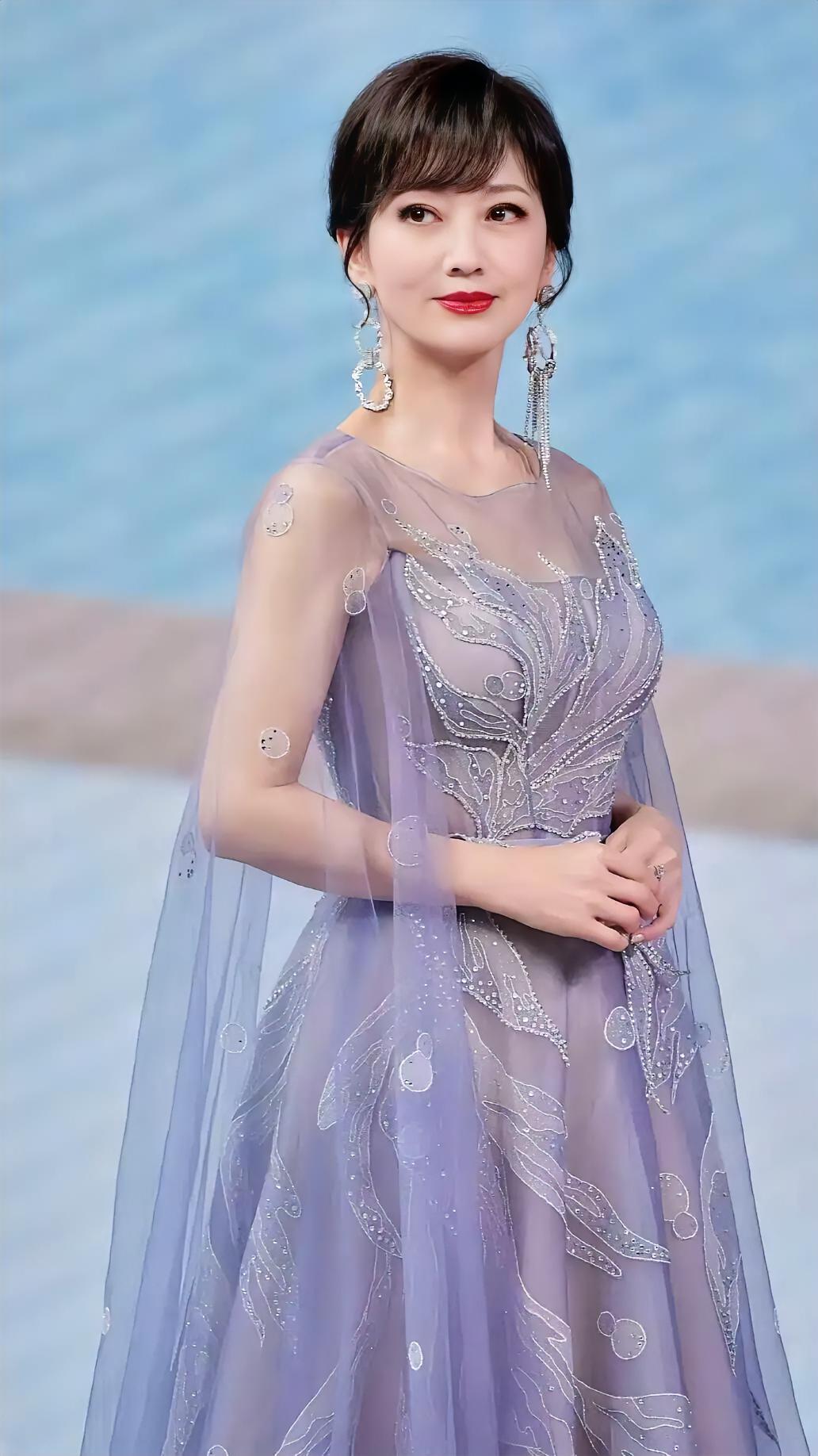 赵雅芝
雾紫色芝姐[比心]