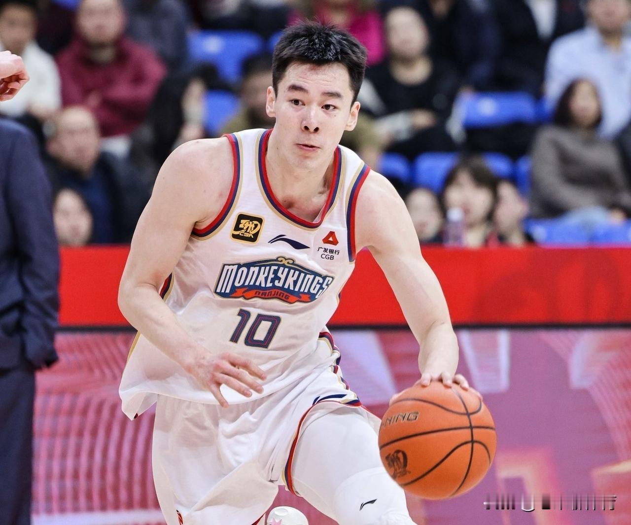 郭士强，请给我一个郭昊文进不了国家队的理由！
CBA新赛季正在如火如荼的进行着，