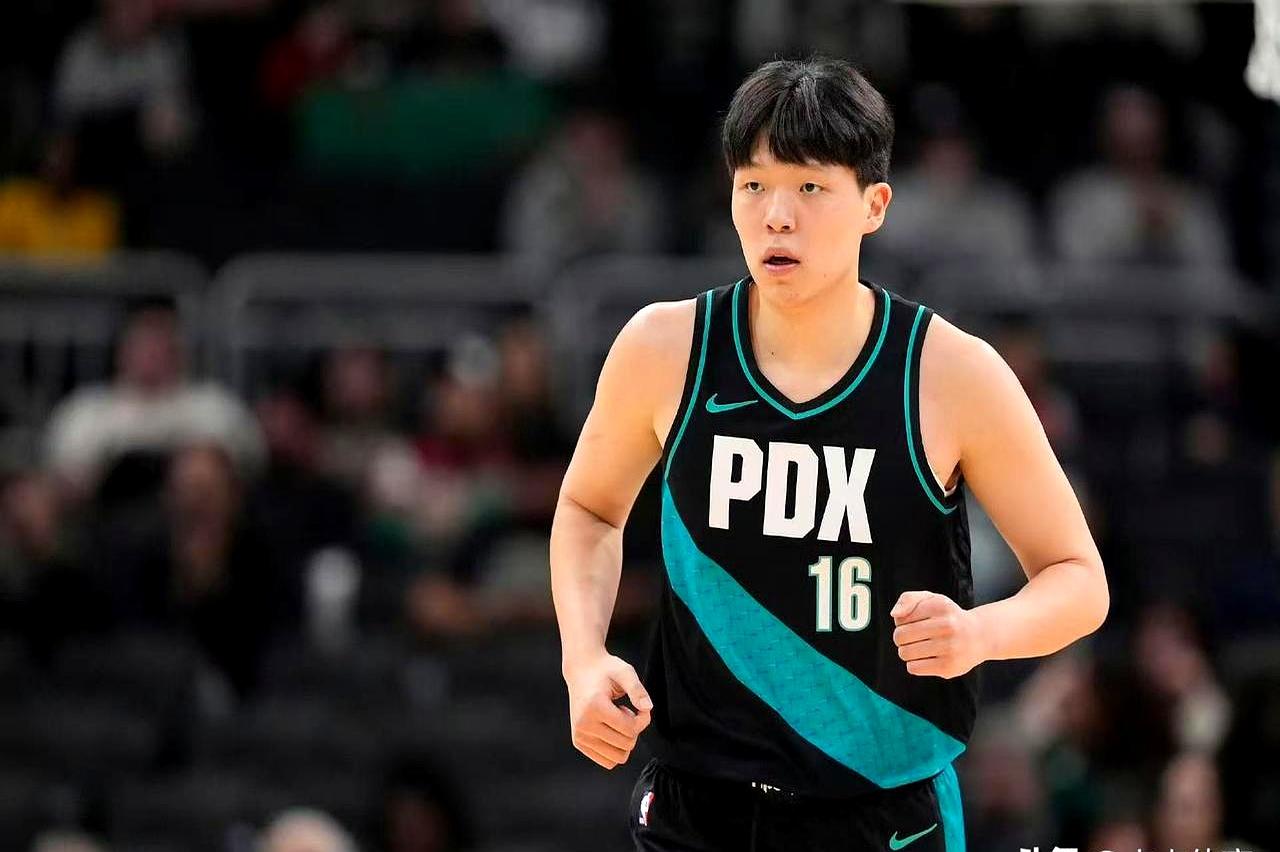 开拓者队无缘八强，杨瀚森错失5.3万美元奖金！
 

整场比赛下来，他就在场上跑