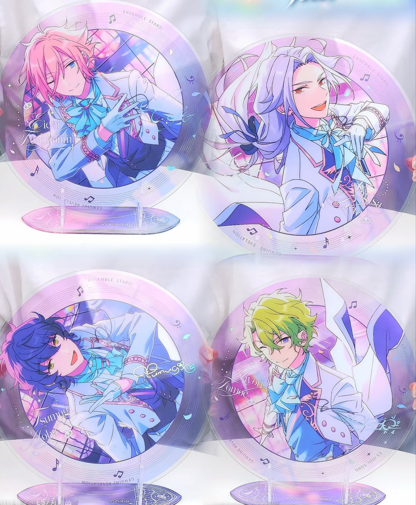 偶像梦幻祭偶像梦幻祭2 追忆CD亚克力立牌设计好貌美直播展示了元菲的，联想到饼干
