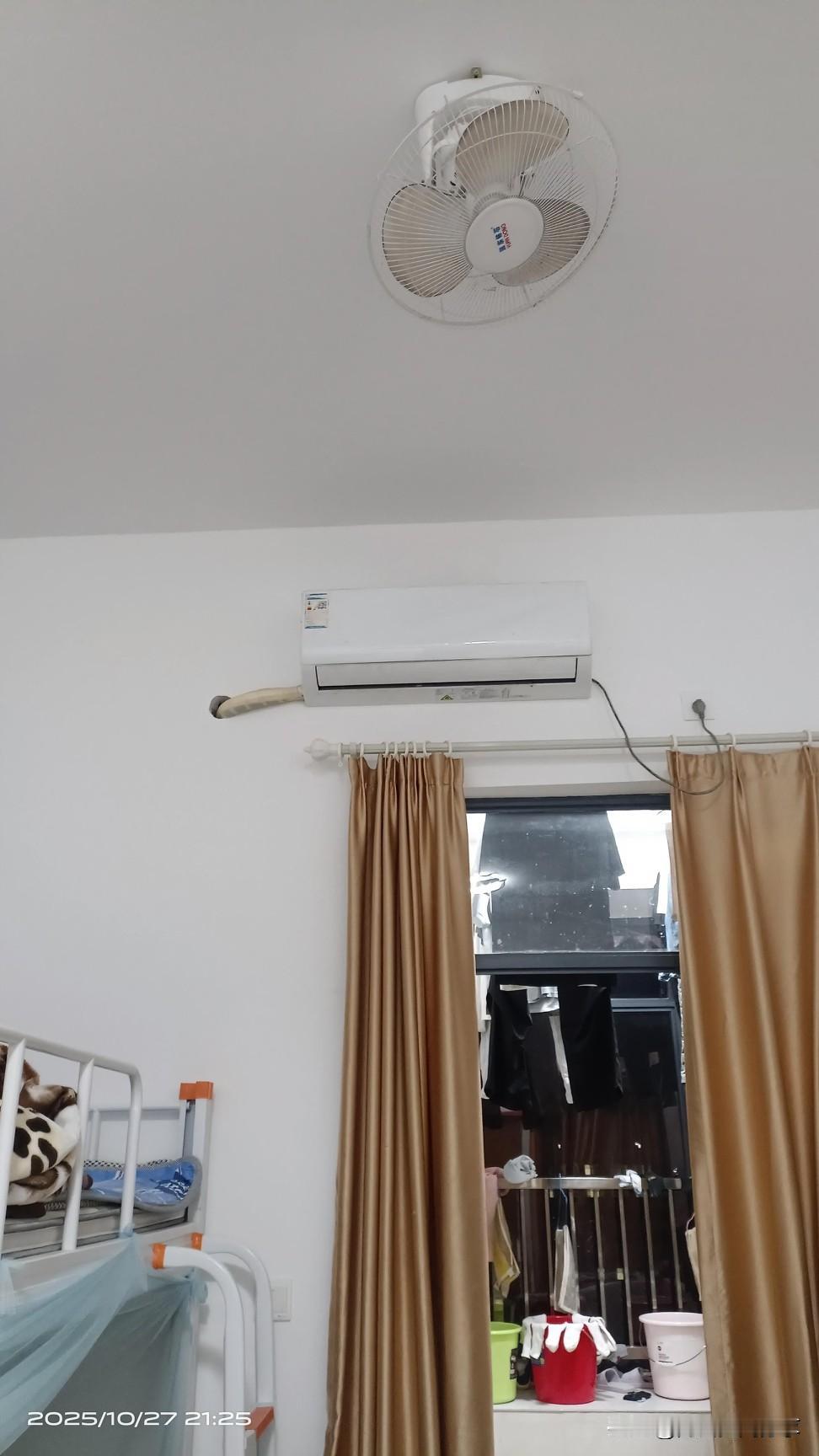 广州的天气终于凉快了，回到宿舍不用开空调也不用开风扇了，可以节约点电费了，毕竟对