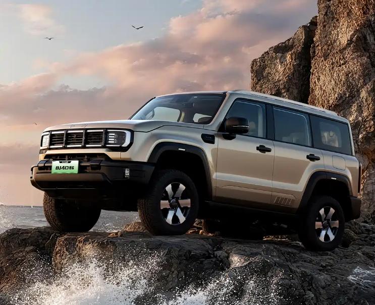 北京越野BJ40增程版元境智行版正式上市，官方指导价20.48万元，权益价19.