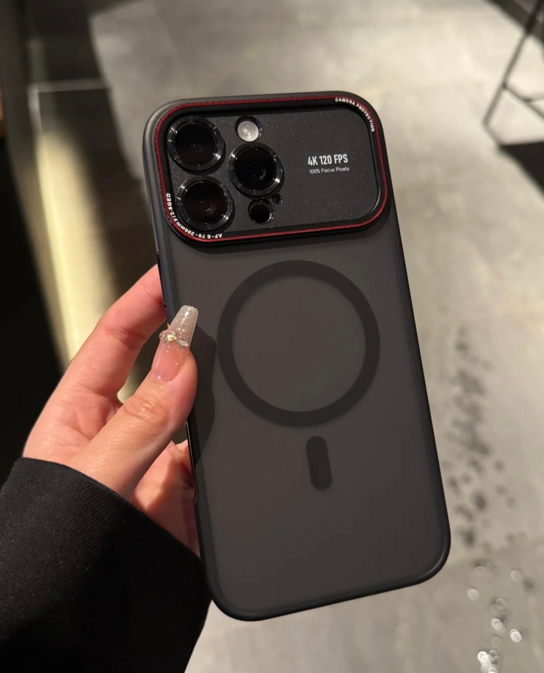 我算是知道17 Pro MAX的后壳是怎么设计出来的了，原来抄的是16 Pro 