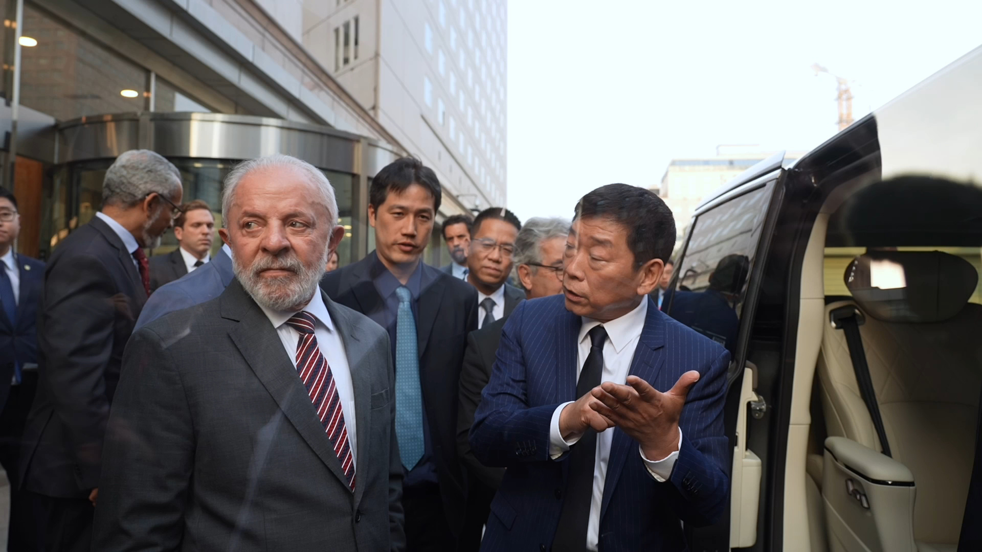 魏牌全新高山真的厉害了！不仅在国内备受瞩目，还在国际市场上频频亮相。巴西总统的试