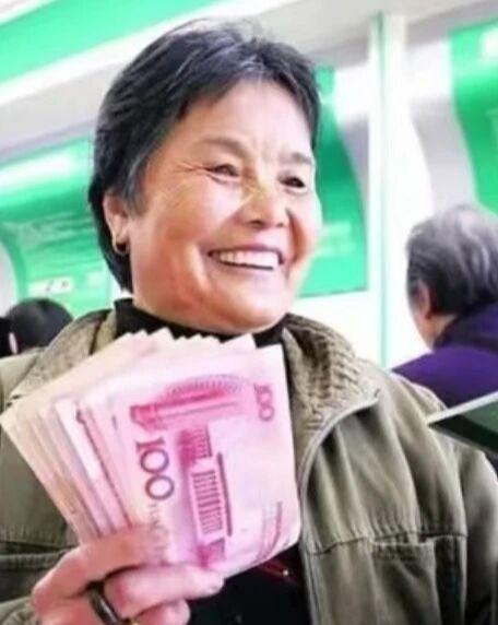 存钱，奉劝大家，千万不要过度。衣服穿旧的存钱，奉劝大家，千万不要过度。

衣服穿