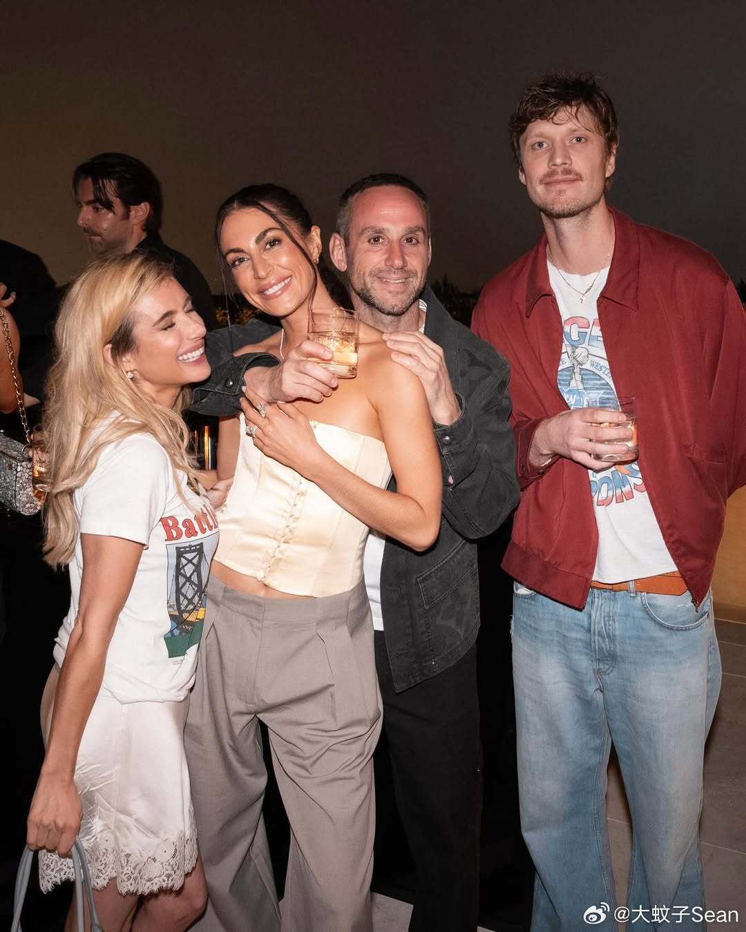 emma roberts艾玛罗伯茨和未婚夫Cody John在洛杉矶出席观看Fa