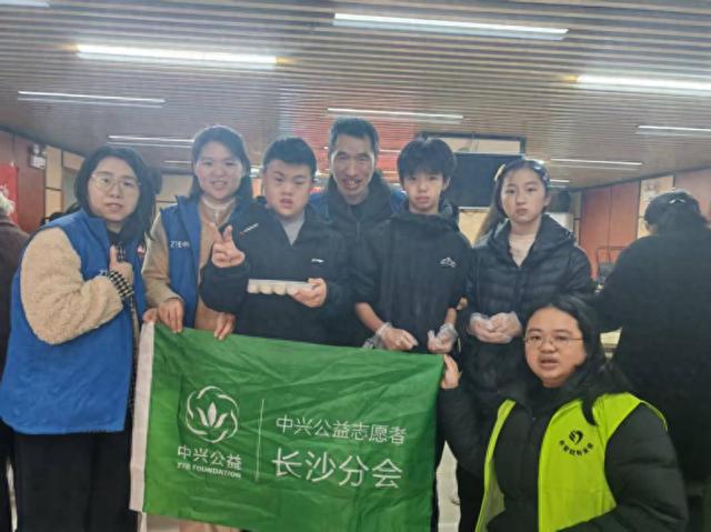 巧手搓出团圆味湖南湘江新区这场职工家庭活动暖到心坎里