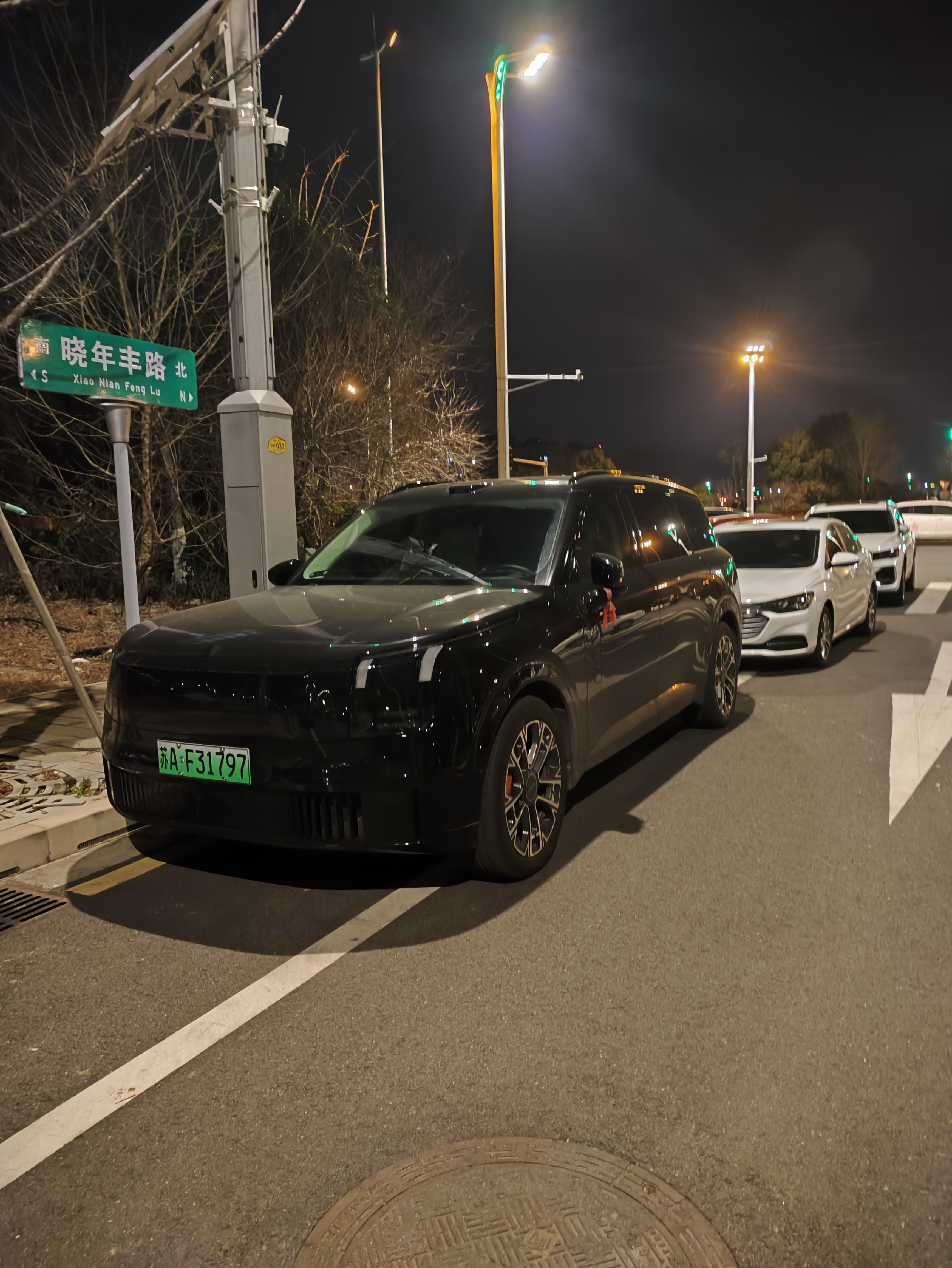 领克的精华在燃油版09，剩余的都是市场和时代妥协的产物包括900 