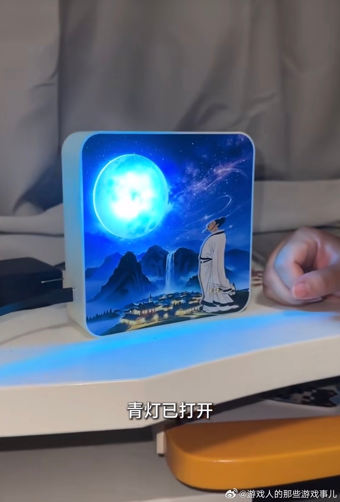 李白万万没想到自己千年后还有一劫前面换灯光的时候我还觉得挺正常的，看着看着怎么头