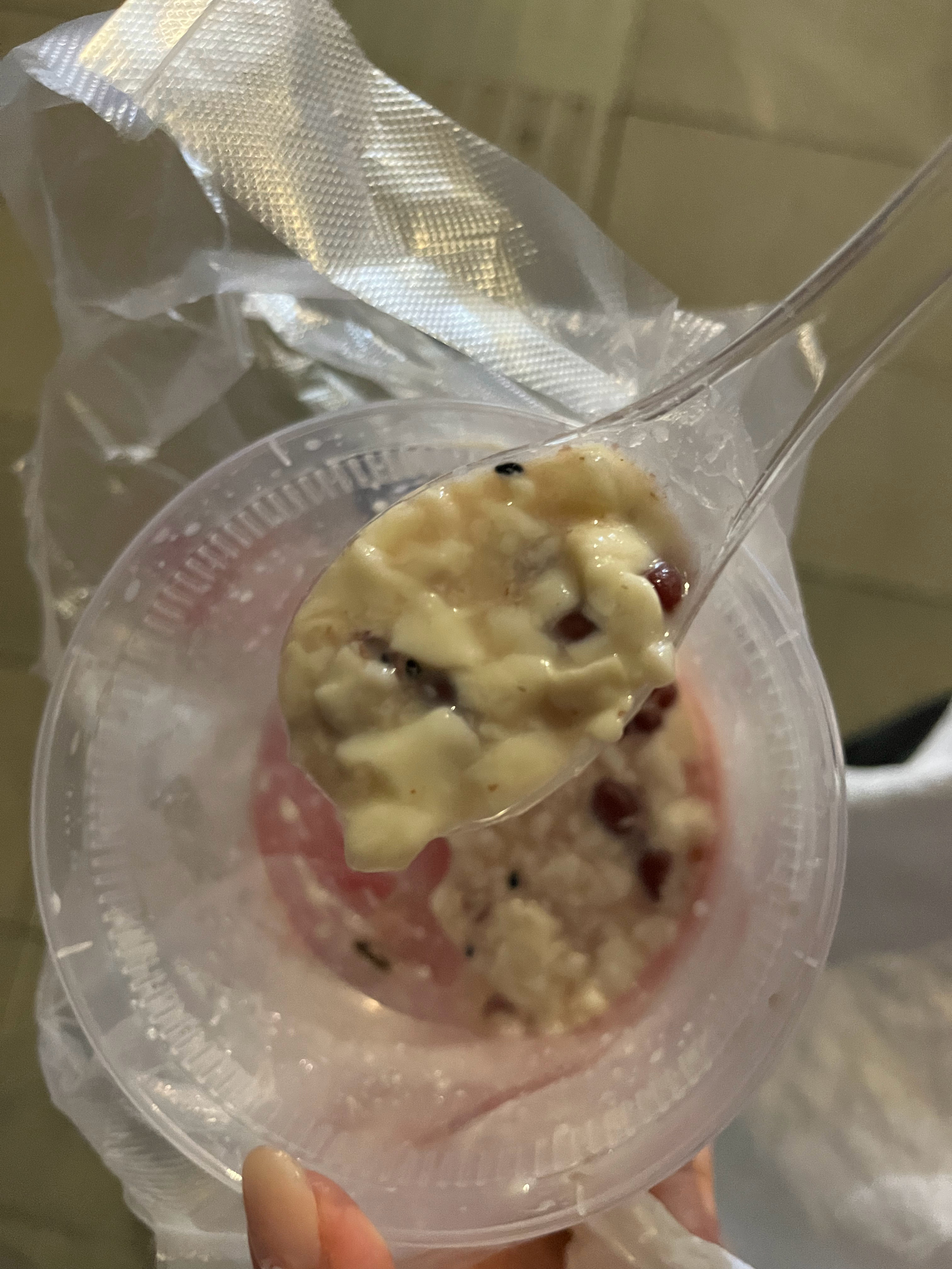 出来消食，又吃了一碗红豆冰豆花，饱了 