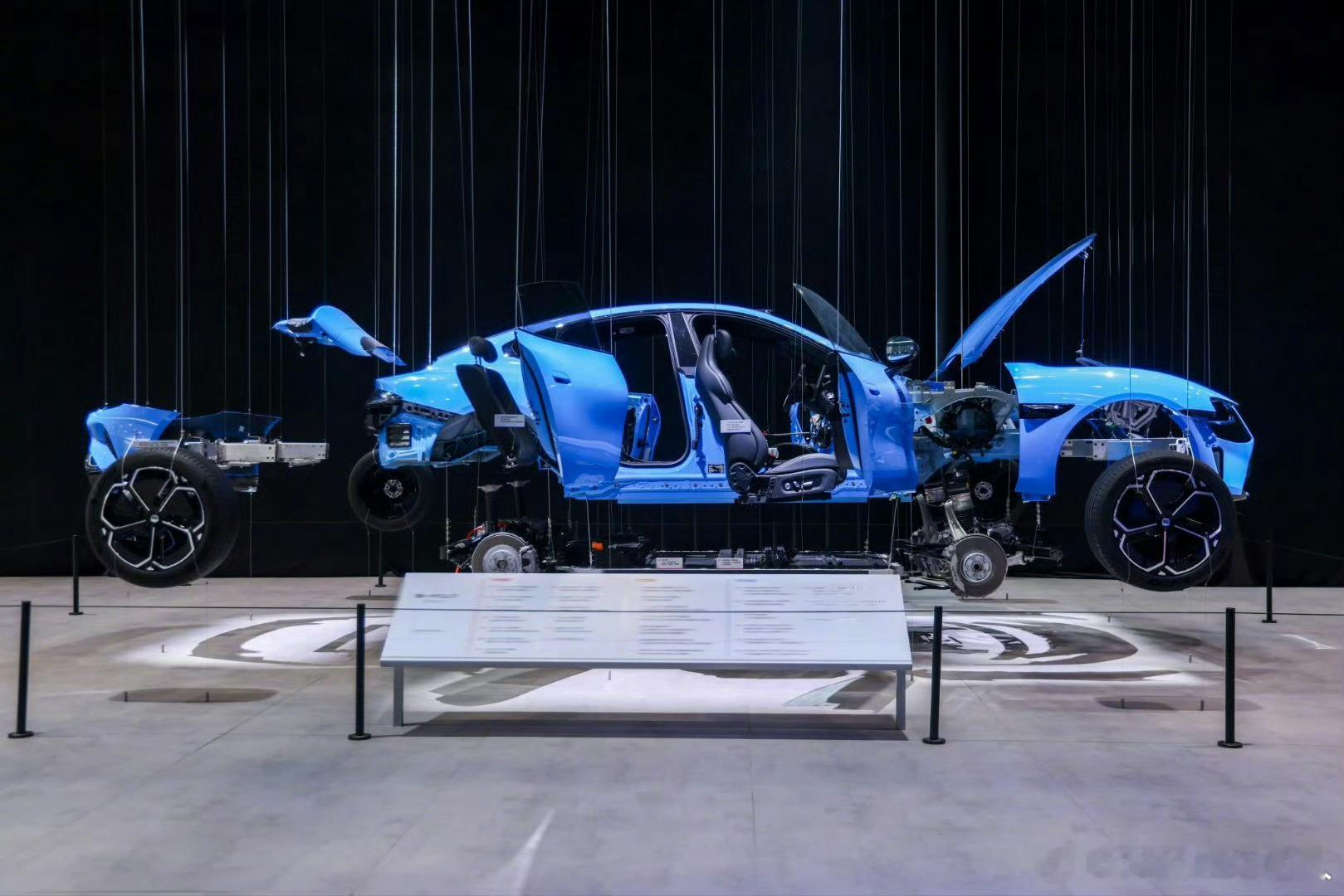 北京车展看新SU7真材实料这次北京车展小米汽车真的太敢了，直接把新一代SU7的全