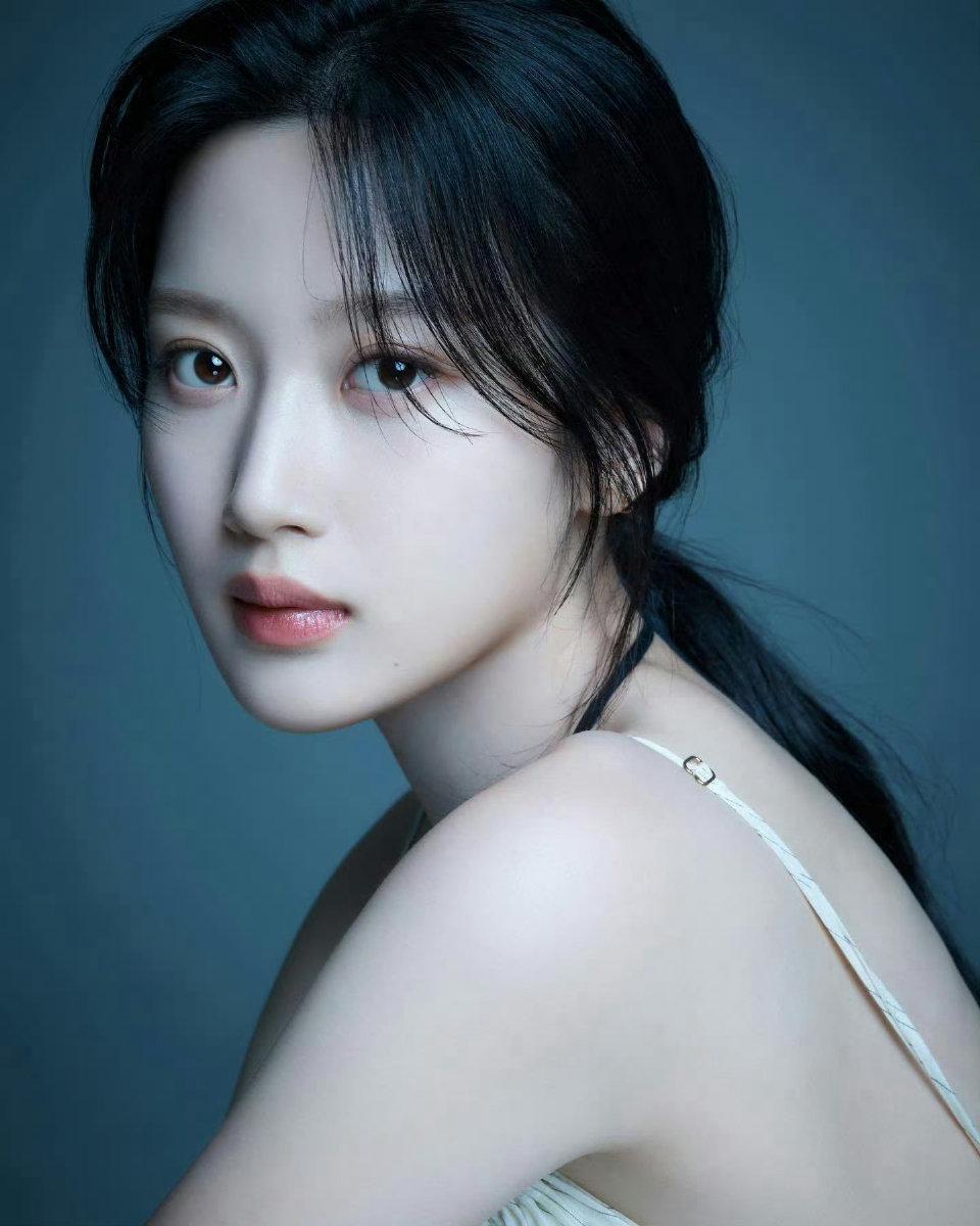 文佳煐第一位95后韩国三大影后 投稿【文佳煐】神一样的公式照 