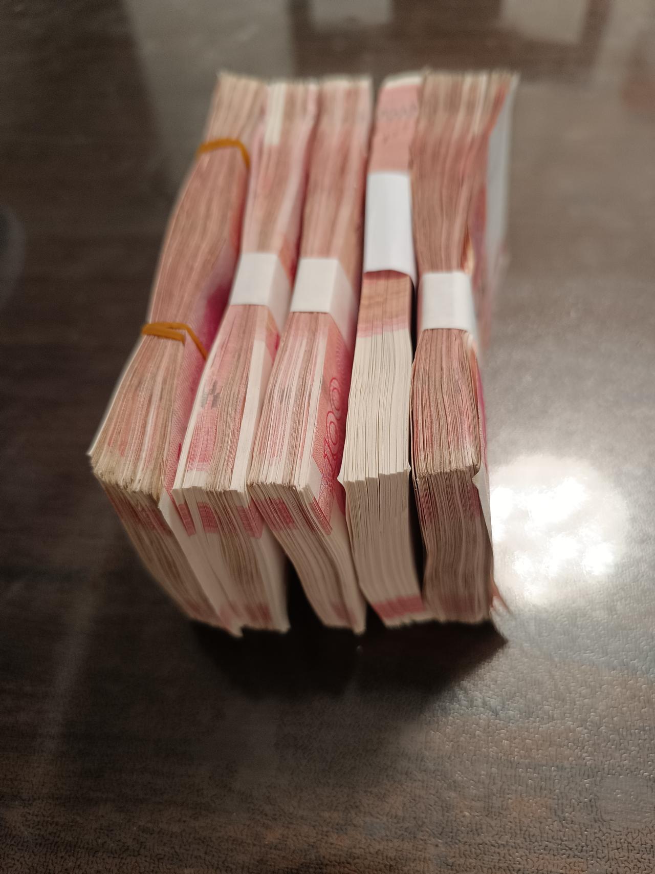 大姨去世了，可她生前借出去的5万元钱没有要回来，这是她一辈子攒的钱，她真的太后悔