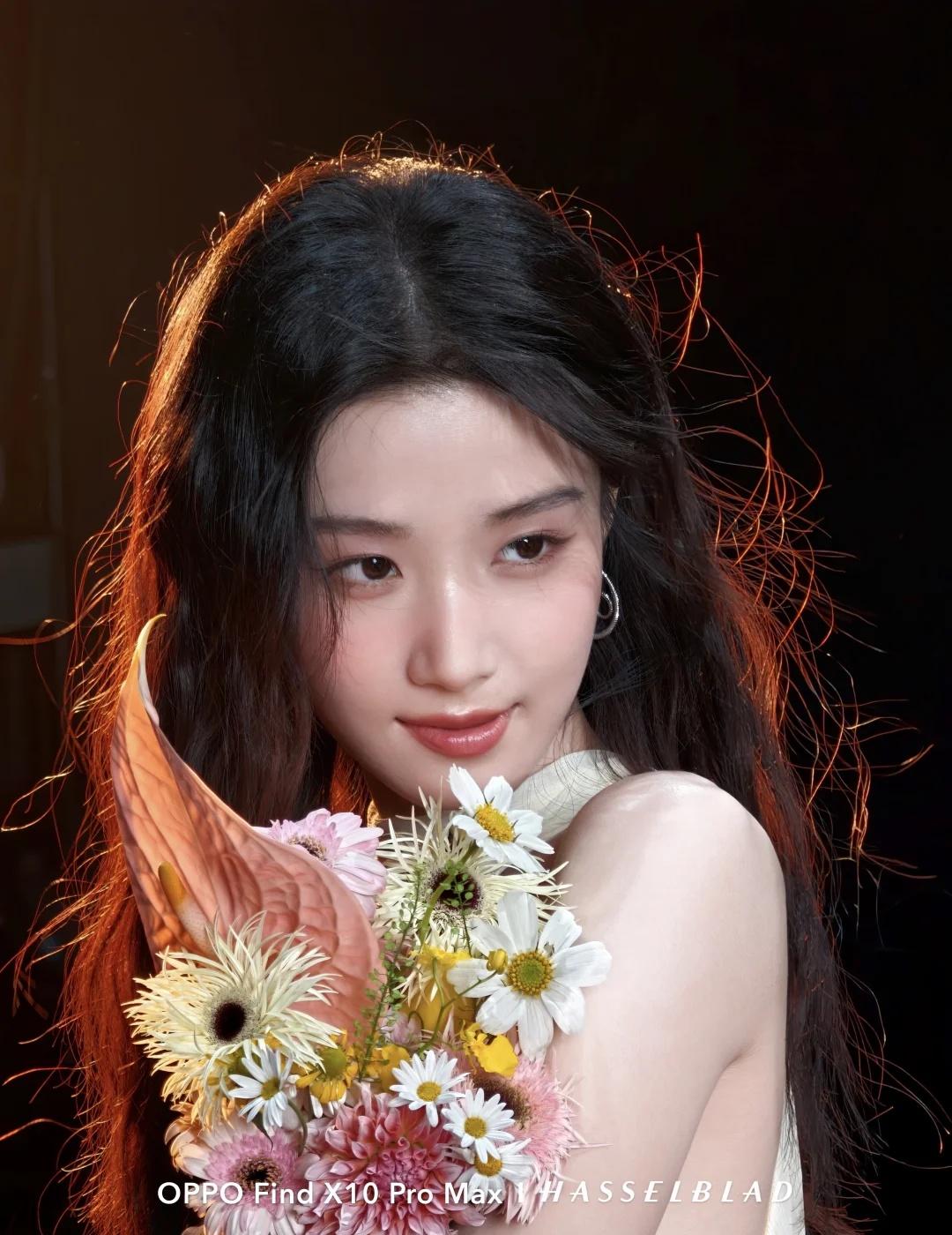 卢昱晓在OPPO发布会！！绝美神明少女
卢昱晓在OPPO发布会的亮相[皱眉][皱
