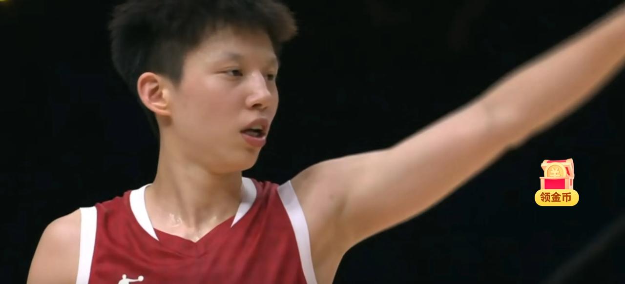 陈玉婕，长沙姑娘，25岁，1.7米，司职前锋，进攻能力突出，善于串联队员，有一手
