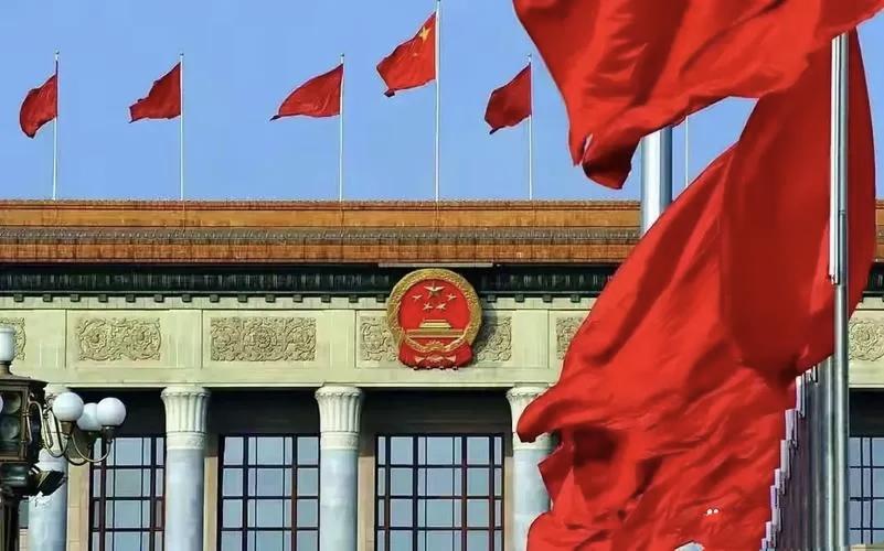 竭力主张把“水、电、气、路”以及关乎民生的国有企业全面私有化的人不是蠢就是坏。