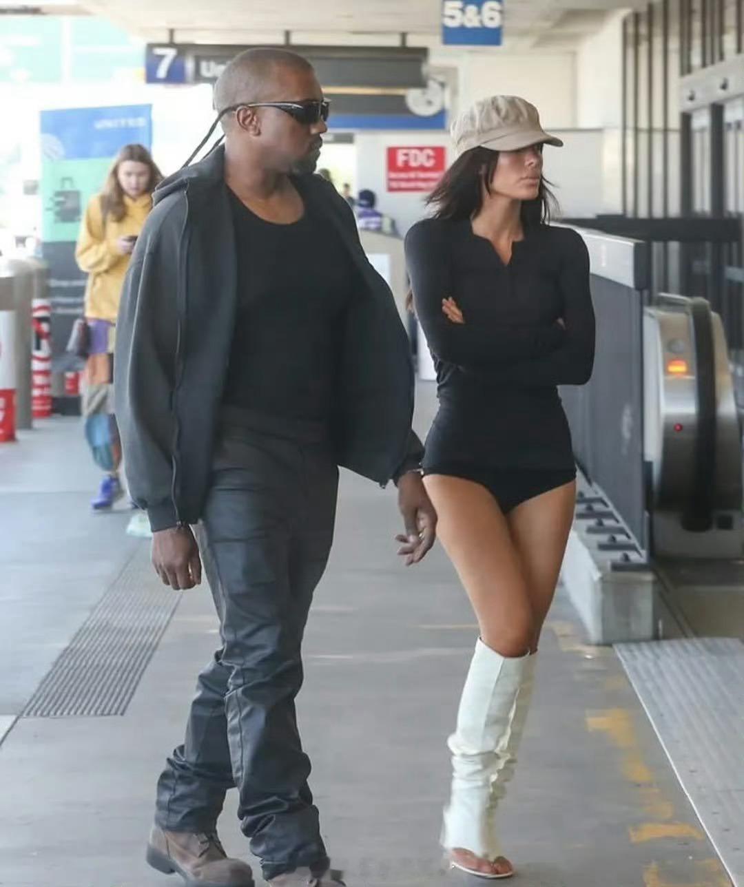 侃爷出发上海侃爷和妻子出发上海 侃爷Kanye West和妻子飞往上海开演唱会，