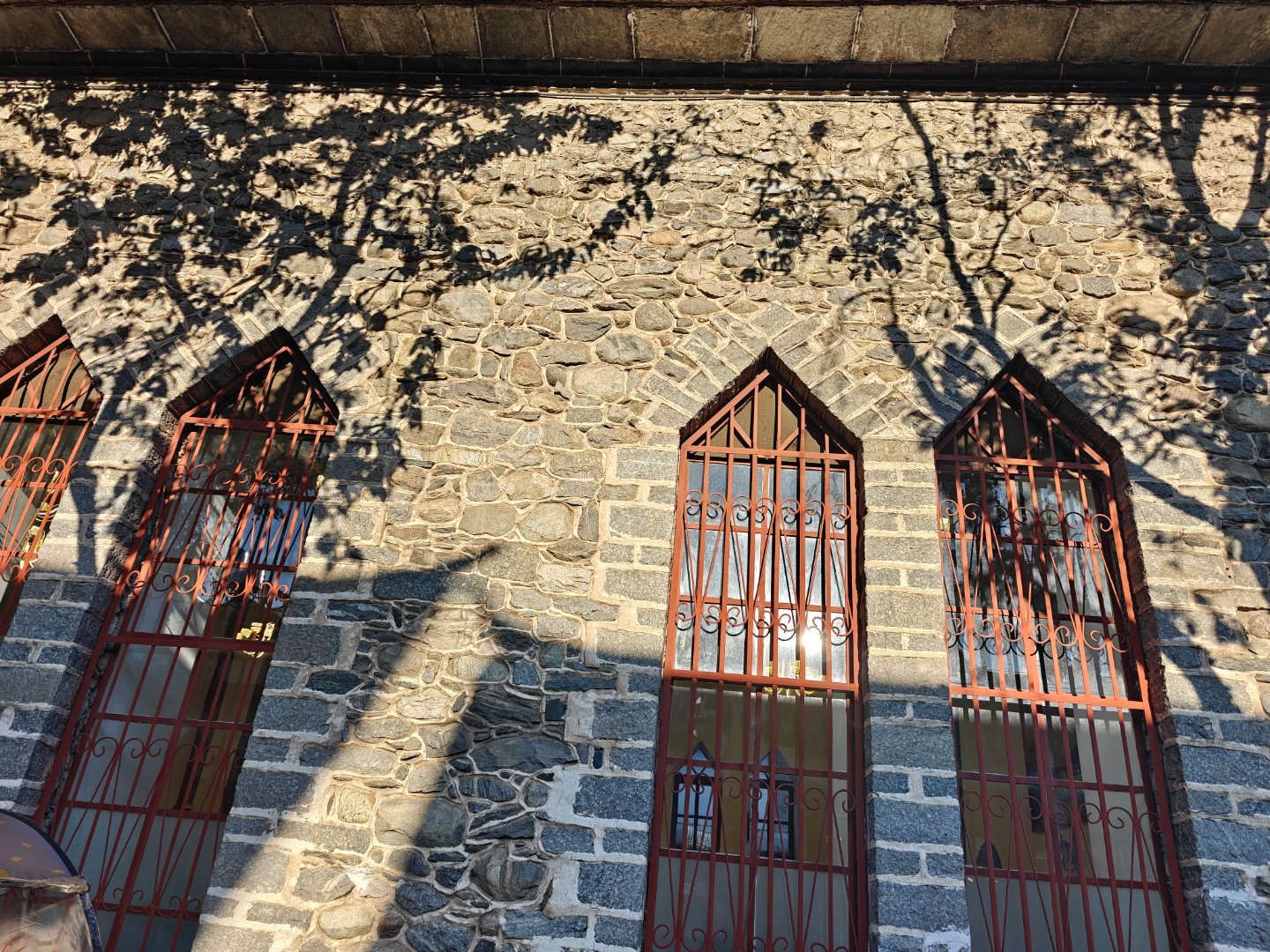 建教堂的时候需要找人看风水吗？ 